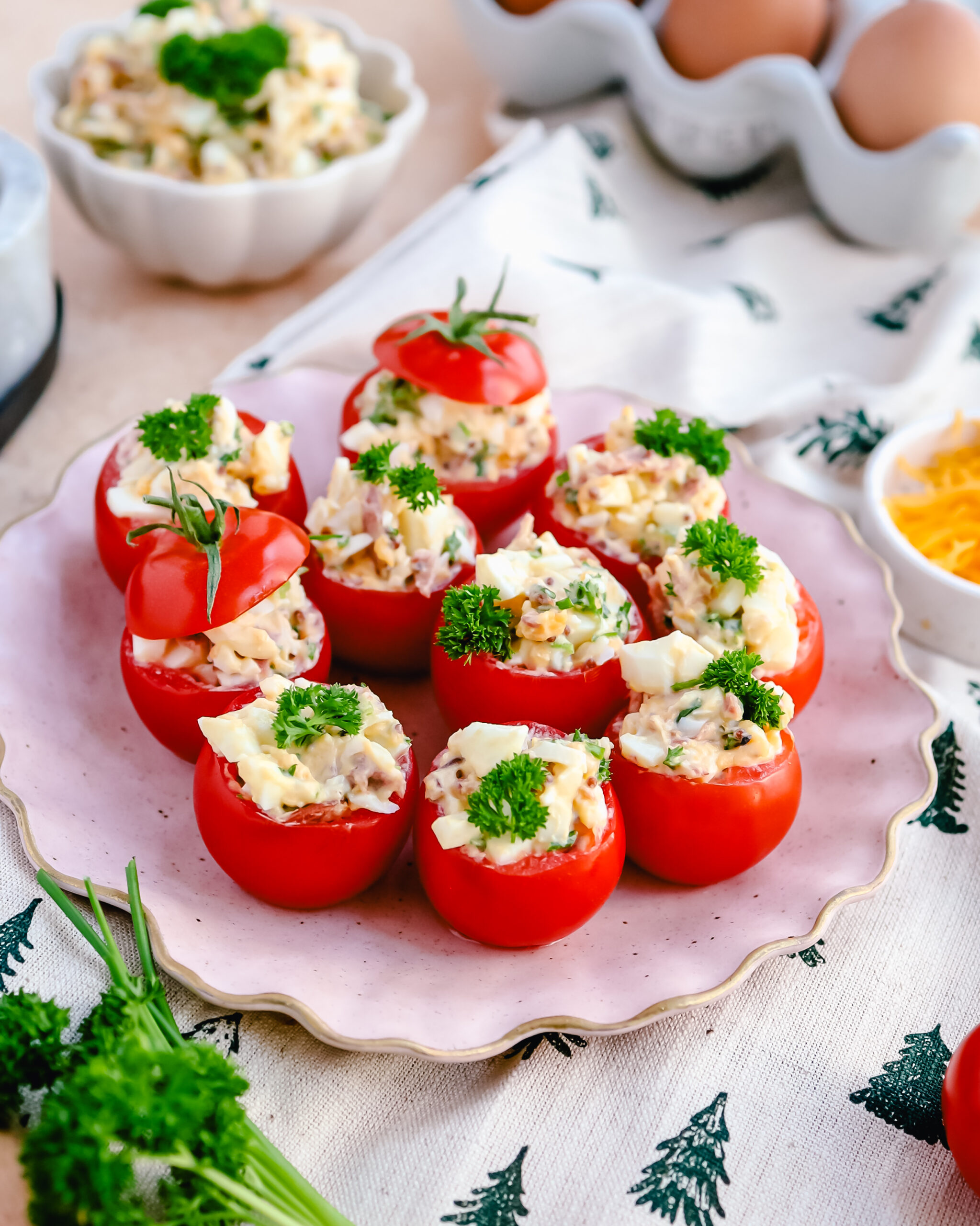 Gefüllte Tomaten mit Eiersalat - Tasty Tom